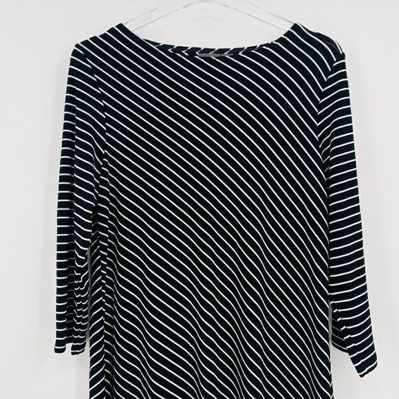 Chico's Travelers Size Medium Black & White Asymmetric Hem Tunic Top Long Sleeve - Picture 2 of 9